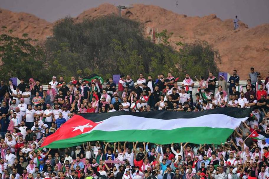 Khalifa bin Zayed stadium ad al-Ain, i tifosi della Giordania durante la sfida contro la Syria, AFP